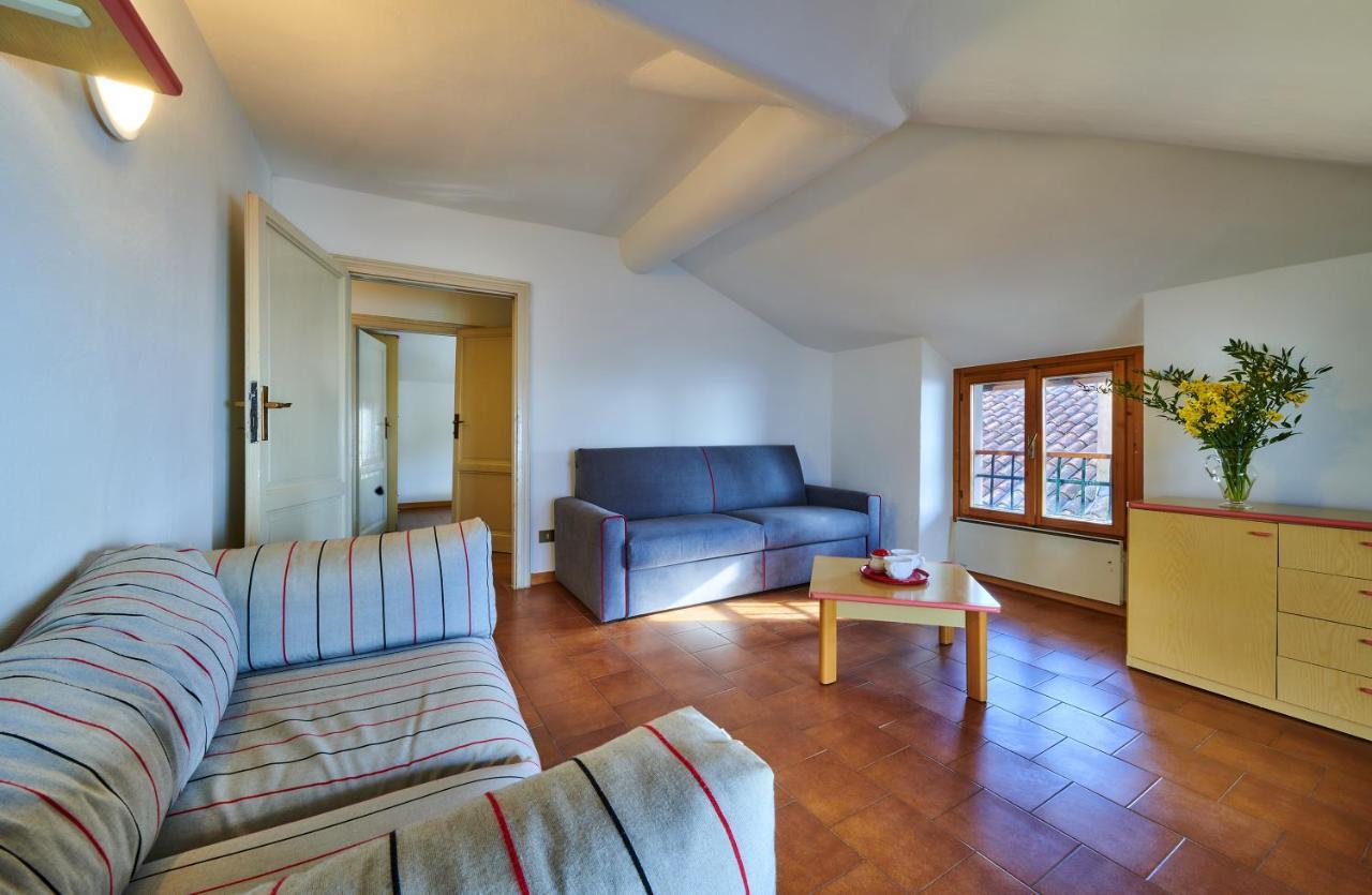 Romantic House Варенна Екстер'єр фото